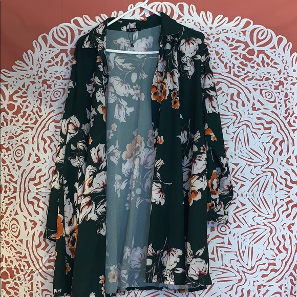 Button up - Picture 2 of 3